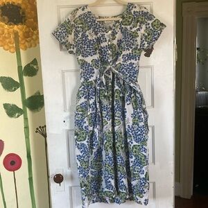 Vintage size M dress with Tie